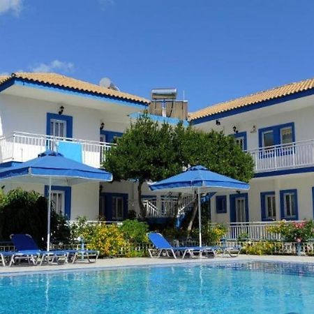 Blue White Apartments - Kefallonia Poolside Retreats สปาร์เชีย ภายนอก รูปภาพ