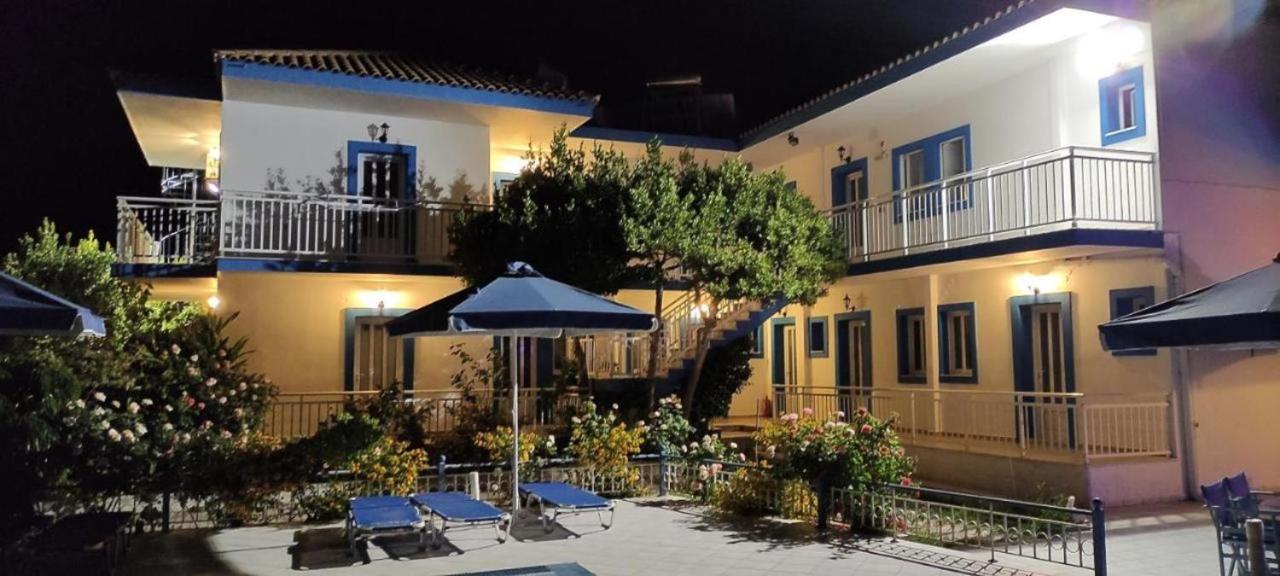 Blue White Apartments - Kefallonia Poolside Retreats สปาร์เชีย ภายนอก รูปภาพ