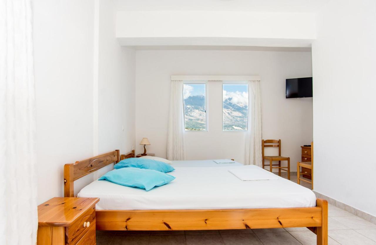 Blue White Apartments - Kefallonia Poolside Retreats สปาร์เชีย ภายนอก รูปภาพ