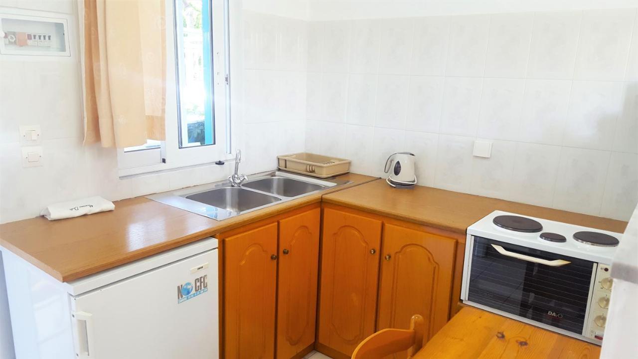 Blue White Apartments - Kefallonia Poolside Retreats สปาร์เชีย ภายนอก รูปภาพ