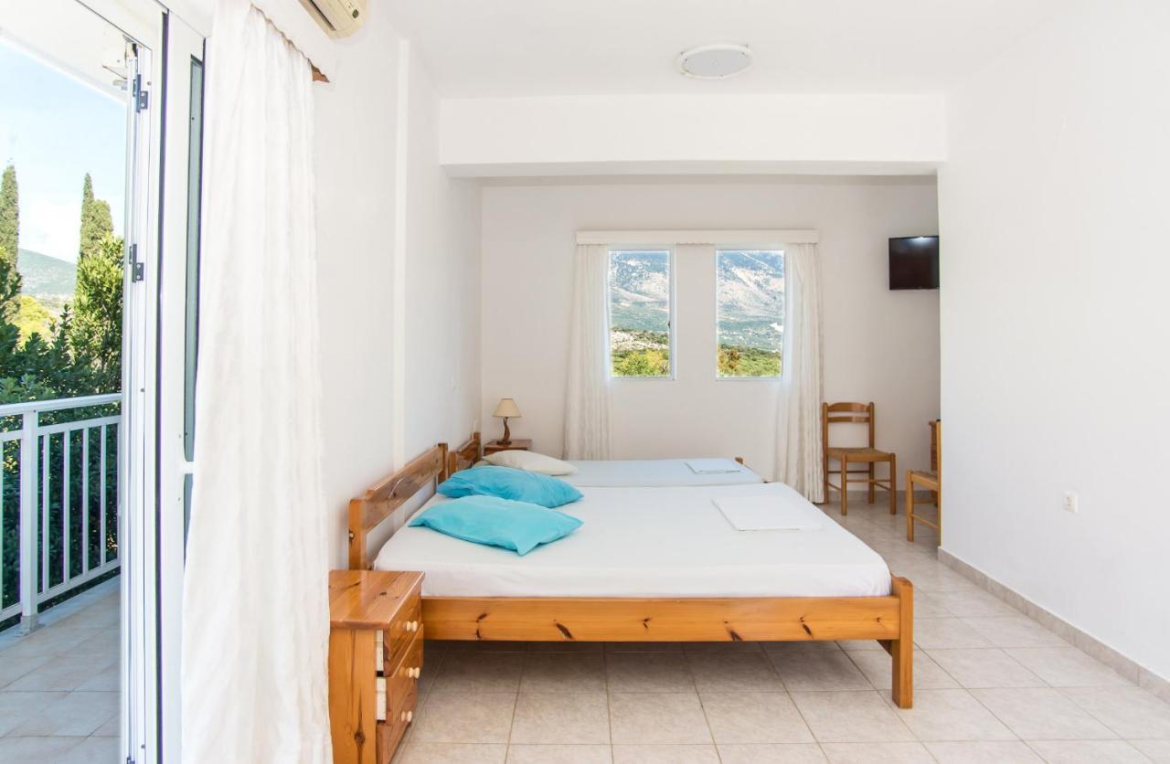 Blue White Apartments - Kefallonia Poolside Retreats สปาร์เชีย ภายนอก รูปภาพ