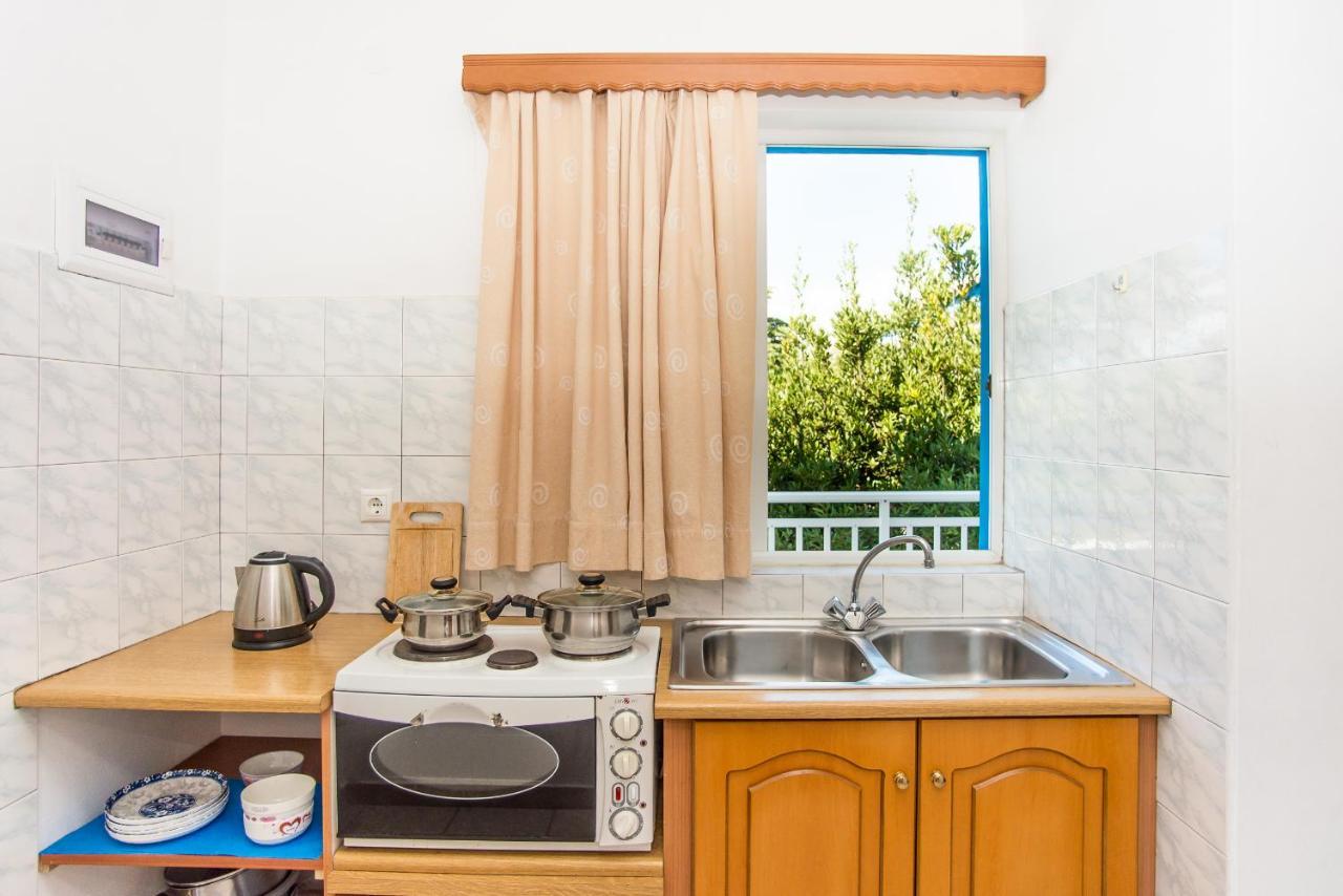 Blue White Apartments - Kefallonia Poolside Retreats สปาร์เชีย ภายนอก รูปภาพ