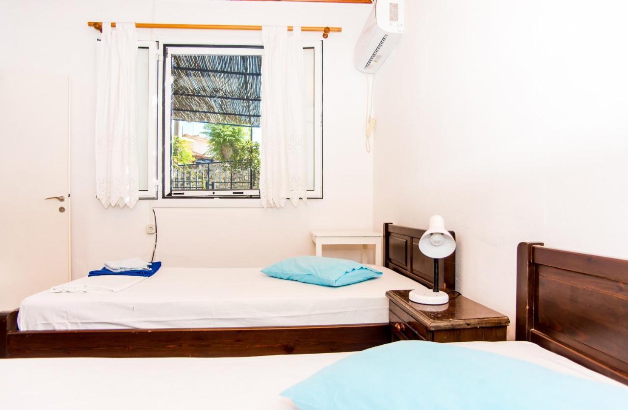 Blue White Apartments - Kefallonia Poolside Retreats สปาร์เชีย ภายนอก รูปภาพ