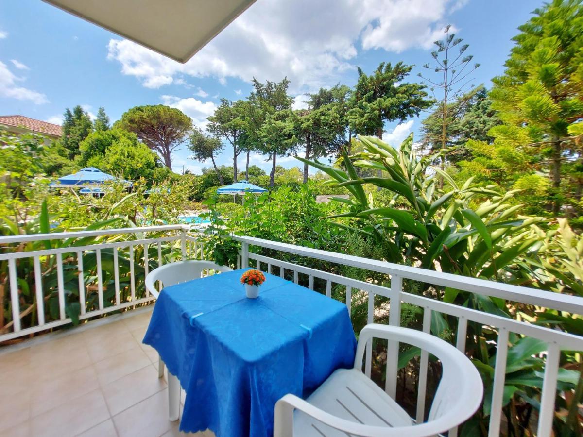 Blue White Apartments - Kefallonia Poolside Retreats สปาร์เชีย ภายนอก รูปภาพ