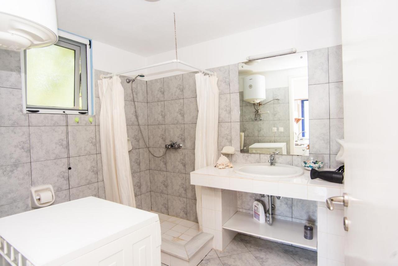 Blue White Apartments - Kefallonia Poolside Retreats สปาร์เชีย ภายนอก รูปภาพ