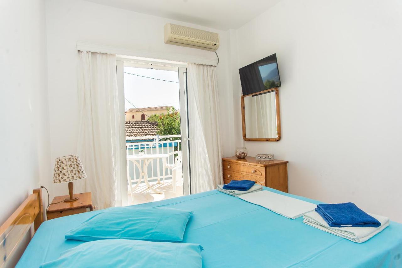 Blue White Apartments - Kefallonia Poolside Retreats สปาร์เชีย ภายนอก รูปภาพ