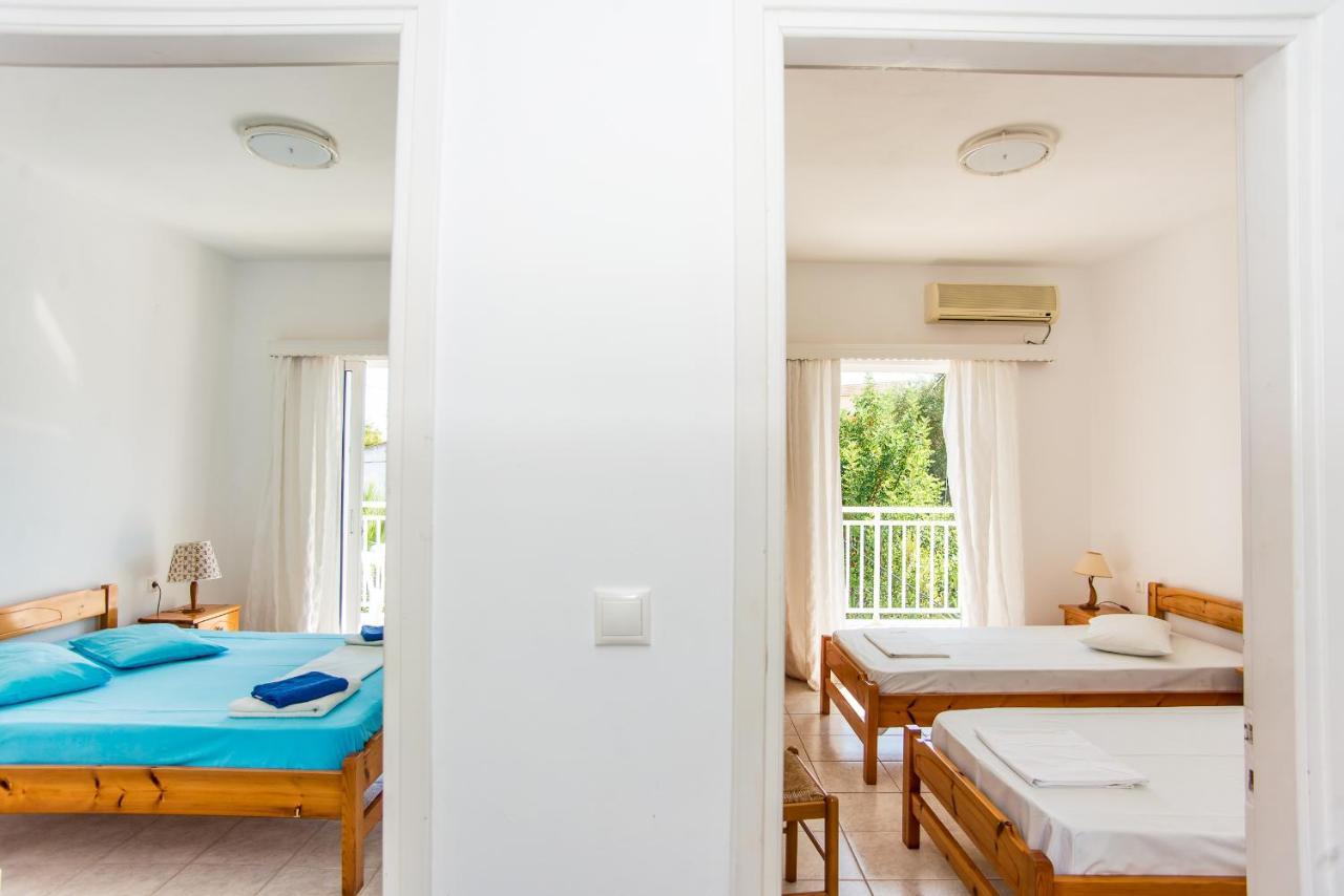 Blue White Apartments - Kefallonia Poolside Retreats สปาร์เชีย ภายนอก รูปภาพ