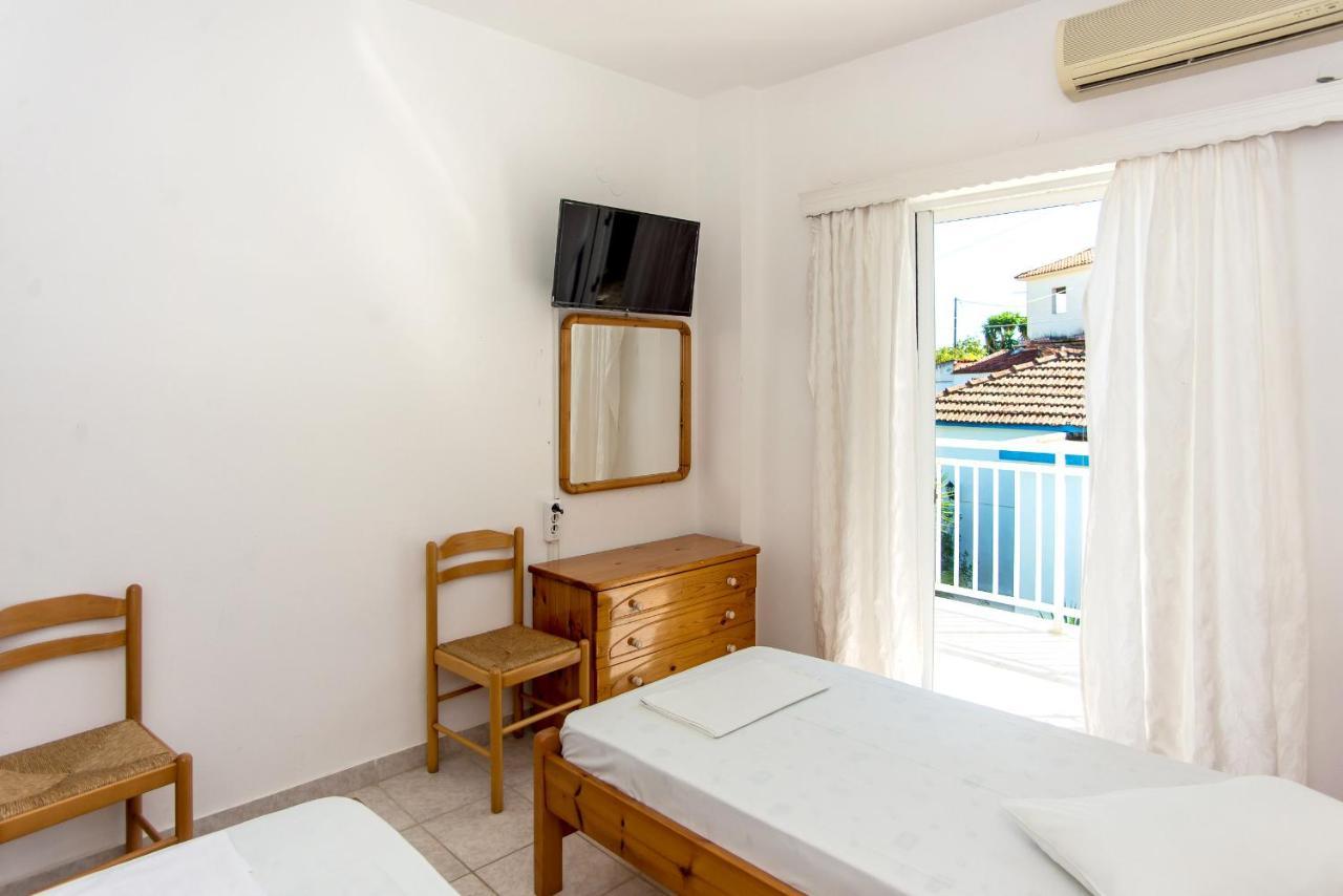 Blue White Apartments - Kefallonia Poolside Retreats สปาร์เชีย ภายนอก รูปภาพ