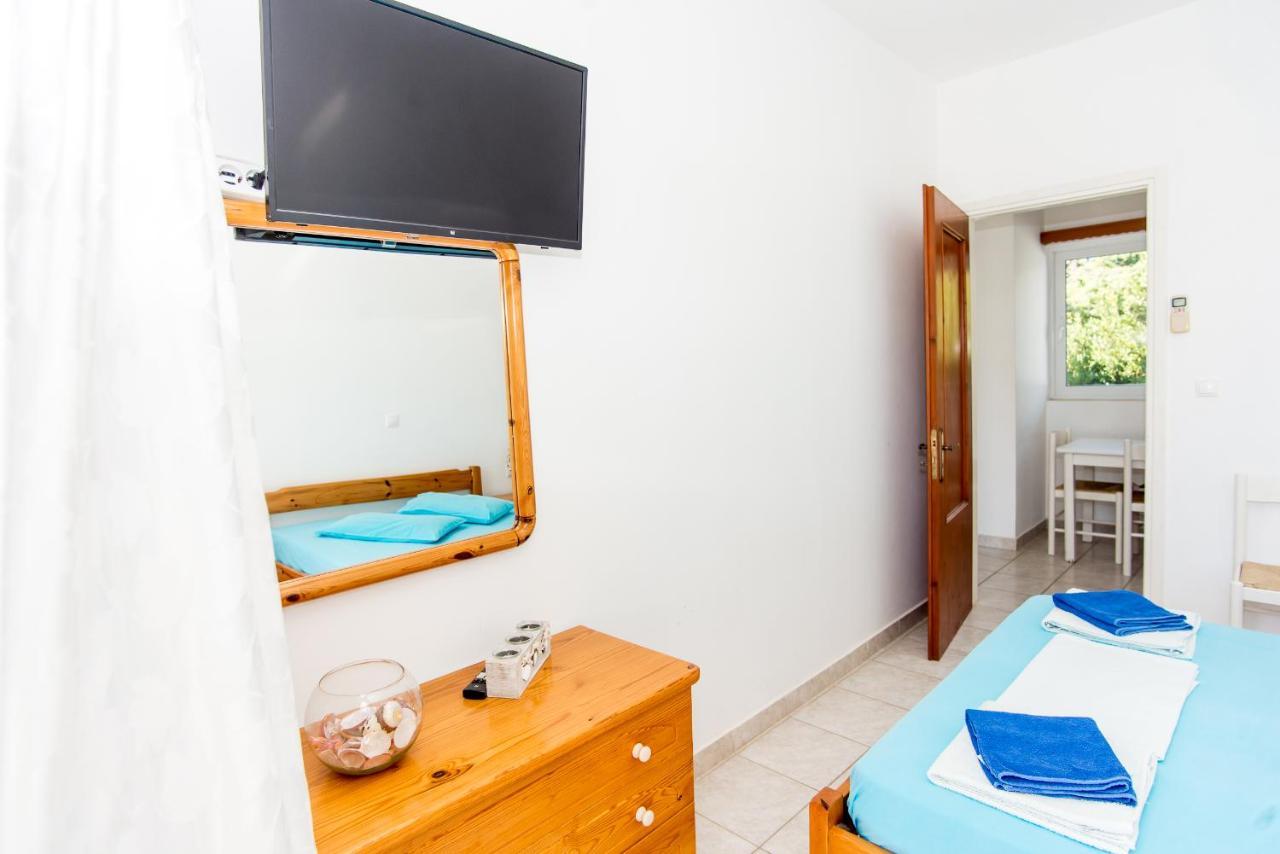 Blue White Apartments - Kefallonia Poolside Retreats สปาร์เชีย ภายนอก รูปภาพ