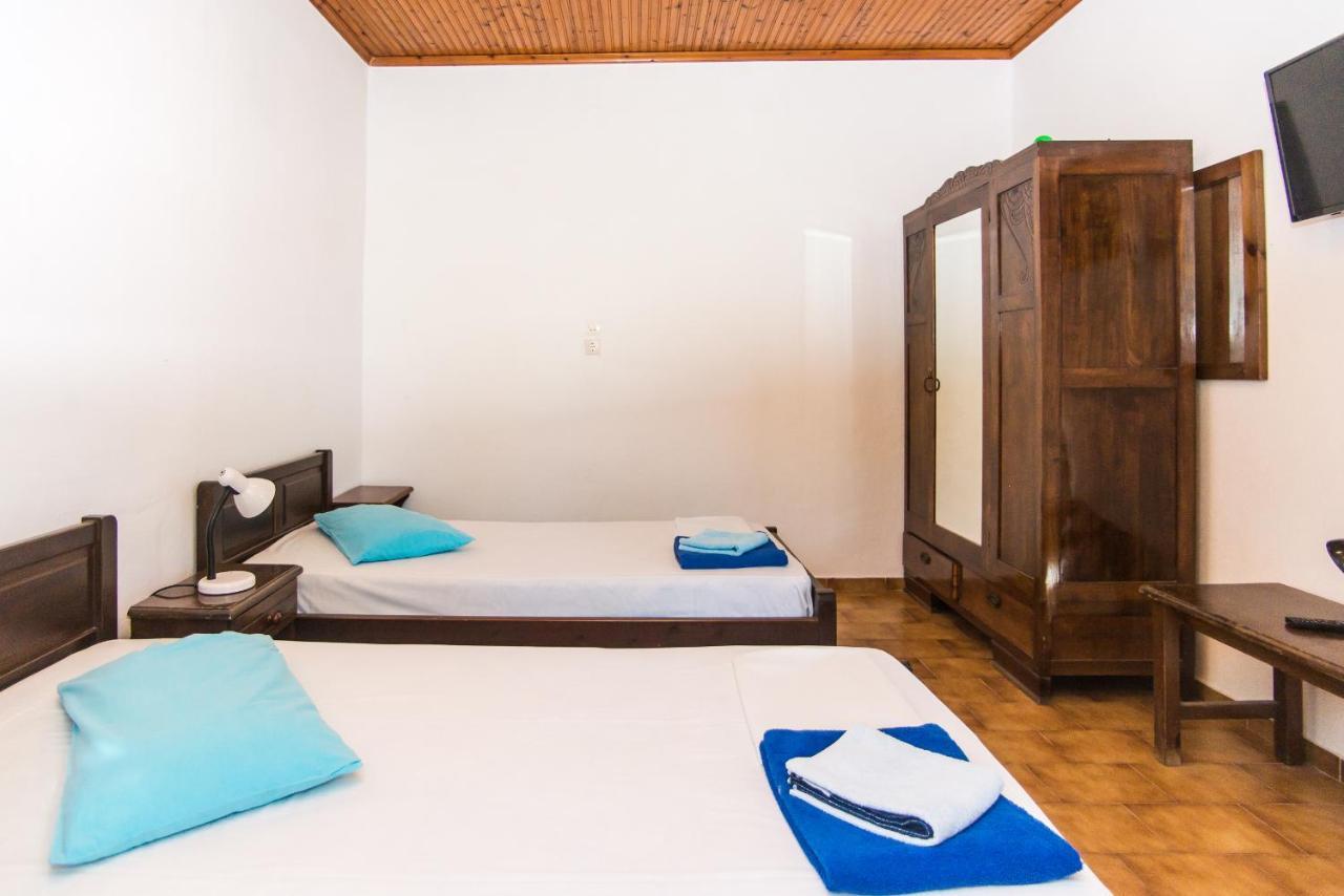 Blue White Apartments - Kefallonia Poolside Retreats สปาร์เชีย ภายนอก รูปภาพ