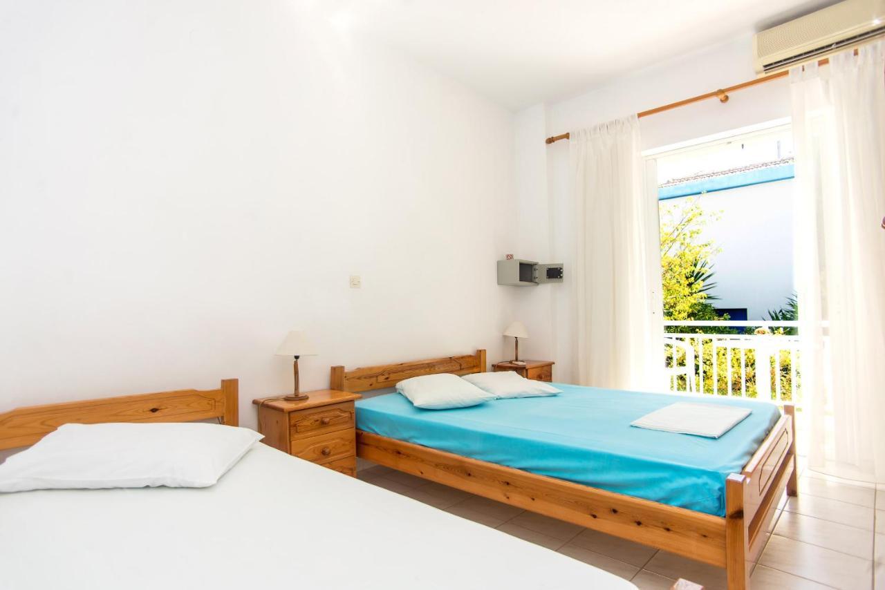 Blue White Apartments - Kefallonia Poolside Retreats สปาร์เชีย ภายนอก รูปภาพ