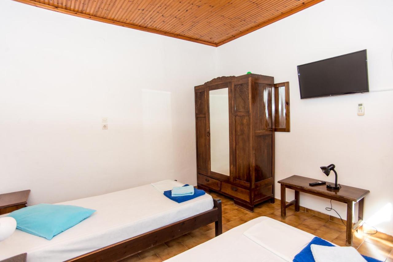 Blue White Apartments - Kefallonia Poolside Retreats สปาร์เชีย ภายนอก รูปภาพ