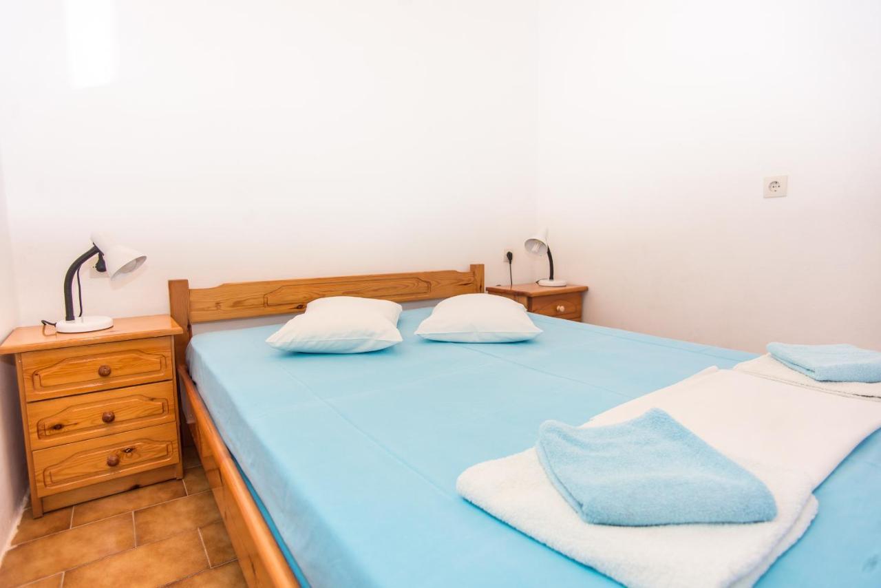 Blue White Apartments - Kefallonia Poolside Retreats สปาร์เชีย ภายนอก รูปภาพ